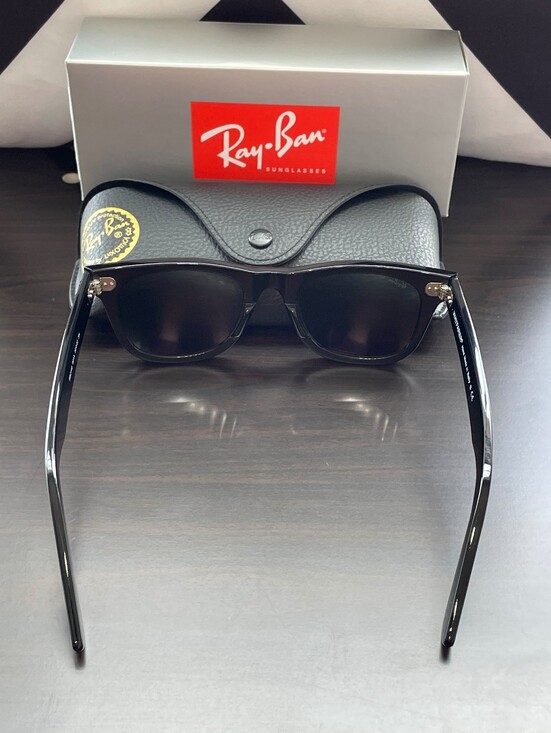 Ray-Ban Wayfarer Black Sunglasses main image 15